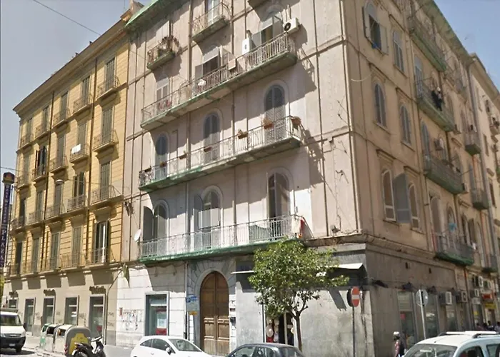 Naples To Live
